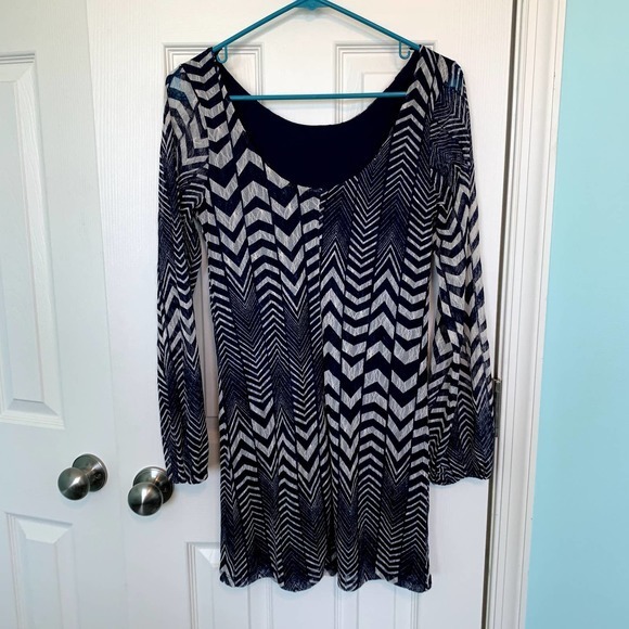 Fire Los Angeles Women's Size Small Blue Chevron Print Mini Dress - Picture 3 of 4